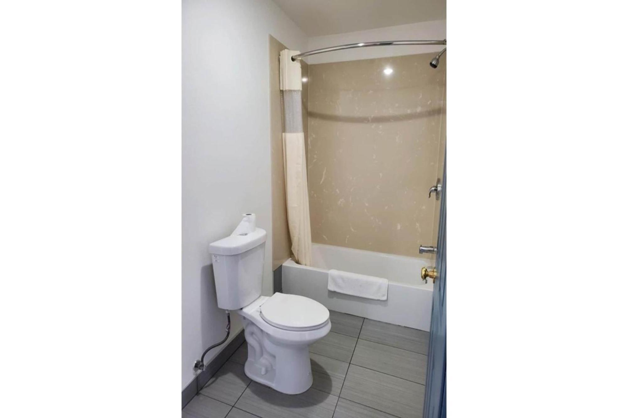 Premier Inn & Suites -Listing Partner Oakland Luaran gambar